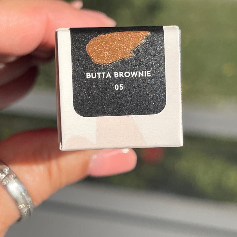 FENTY BEAUTY Killawatt Freestyle Highlighter In Butta Brownie - Picture 10 of 10